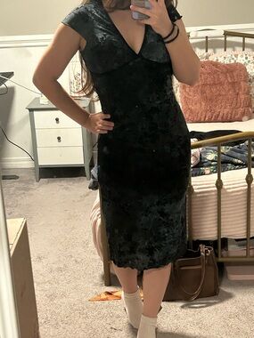 Classic Black Velvet V-Neck Midi Dress
